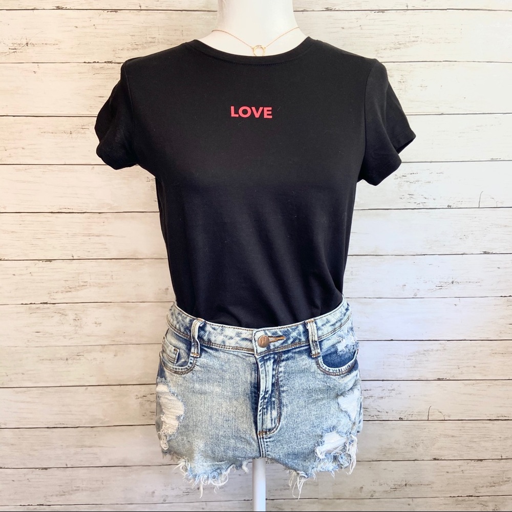 Black cropped Love Tee Graphic Tee